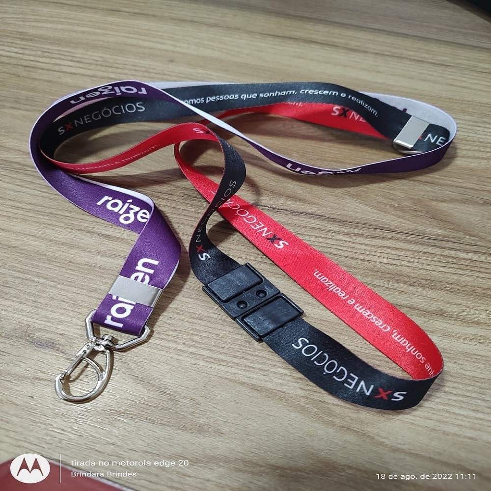 Cordão com Trava-Crachá com Trava